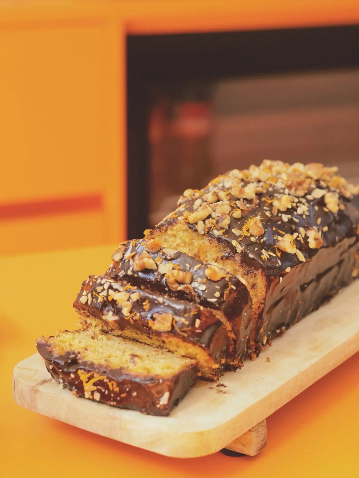 Cake au chocolat et noix, glaçage brillant